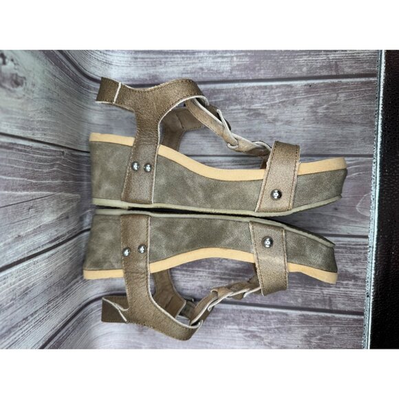 Volatile Gold Braided Leather Itzel Sandal Shoe Women Size 7 - Picture 7 of 12